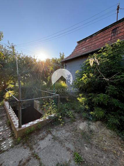 A Reality KOMPLEX s.r.o. EXKLUZÍVAN kínálja eladásra ezt a 3 szobás családi házat jó elhelyezkedéssel. (Gúta)