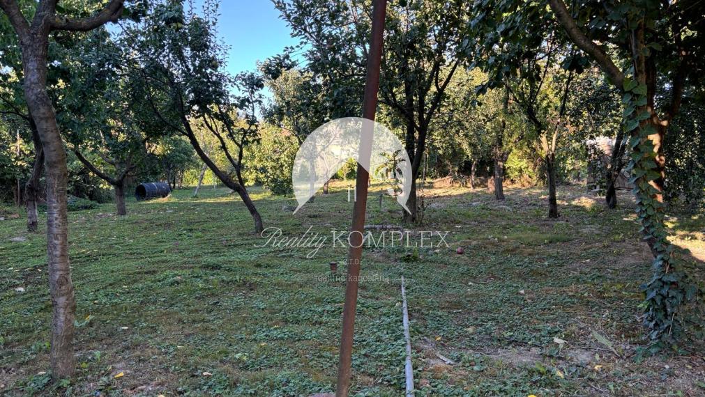 A Reality KOMPLEX s.r.o. EXKLUZÍVAN kínálja eladásra ezt a 3 szobás családi házat jó elhelyezkedéssel. (Gúta)