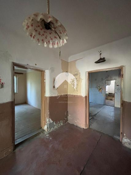 A Reality KOMPLEX s.r.o. EXKLUZÍVAN kínálja eladásra ezt a 3 szobás családi házat jó elhelyezkedéssel. (Gúta)