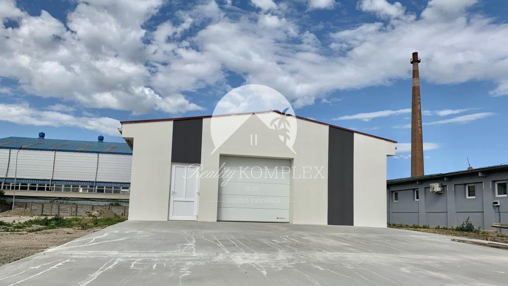 Reality KOMPLEX s.r.o. ,Vám ponúka skladový priestor o výmere 130 m2 na ľahko dostupnom mieste v meste  Šurany.