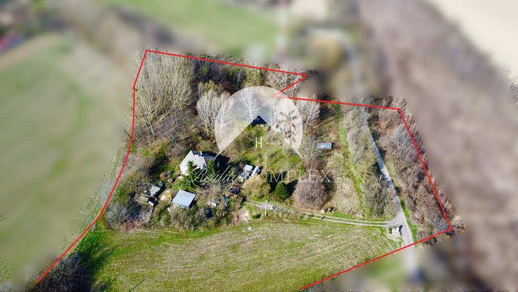 Reality KOMPLEX s.r.o., Vám exkluzívne ponúka na predaj rybárske jazero s veľkým pozemkom v obci Malý Ostrov