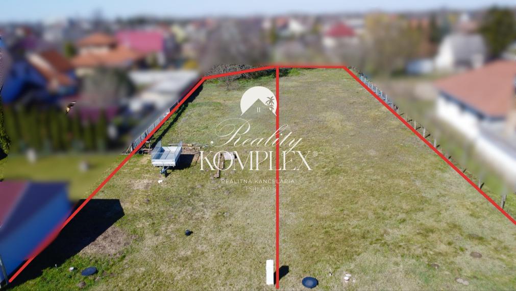 A Reality KOMPLEX s.r.o. EXKLUZÍVAN kínál eladásra 3 építési telket Monostoron! (Magyarország, Komárom)