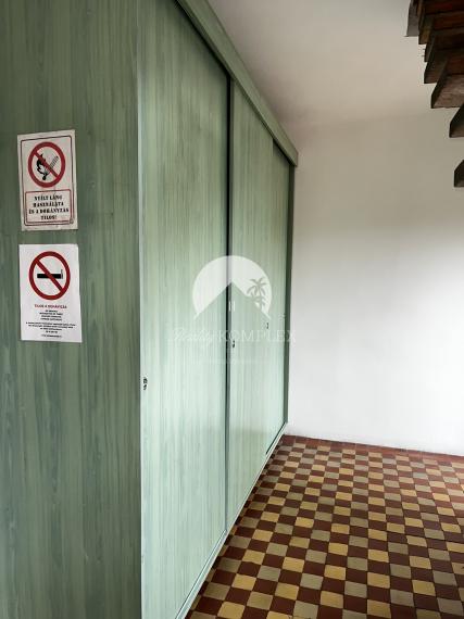 A Reality KOMPLEX s.r.o. kínálja eladásra ezt a tágas, teljesen berendezett panziót kivételes elhelyezkedéssel – közvetlenül Komárom (Magyarország) főutcáján!