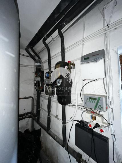 A Reality KOMPLEX s.r.o. kínálja eladásra ezt a tágas, teljesen berendezett panziót kivételes elhelyezkedéssel – közvetlenül Komárom (Magyarország) főutcáján!