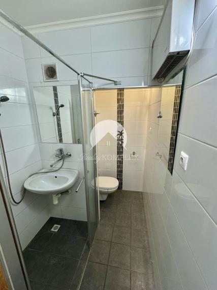 Reality KOMPLEX s.r.o., Vám ponúka 1 izbový byt vo VYHĽADÁVANEJ lokalite mesta Nové Zámky  od spoľahlivého majiteľa!!!!