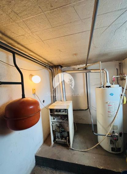 Reality KOMPLEX s.r.o. vám ponúka na predaj veľmi pekný, 6-izbový poschodový rodinný dom v obci Kľúčovec