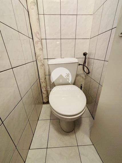 Reality KOMPLEX s.r.o. vám ponúka na predaj veľmi pekný, 6-izbový poschodový rodinný dom v obci Kľúčovec