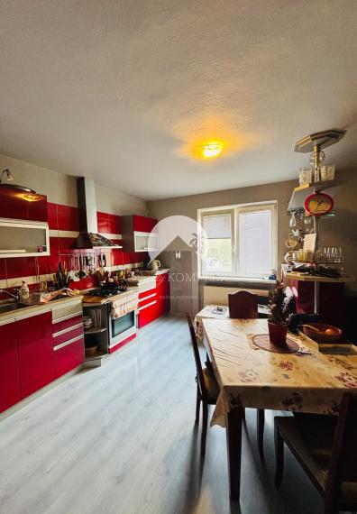 Reality KOMPLEX s.r.o. vám ponúka na predaj veľmi pekný, 6-izbový poschodový rodinný dom v obci Kľúčovec