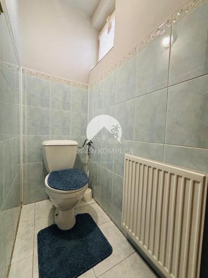 Reality KOMPLEX s.r.o. vám ponúka na predaj veľmi pekný, 6-izbový poschodový rodinný dom v obci Kľúčovec