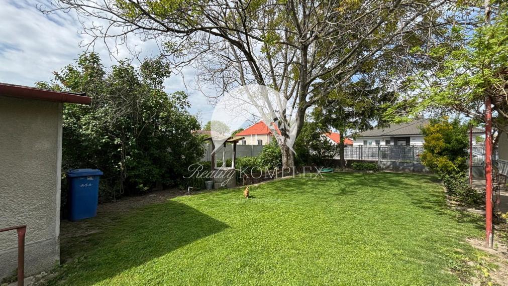 Reality KOMPLEX s.r.o. Vám ponúka Exkluzívne na predaj 3 izbový rodinný dom v pôvodnom stave v obci Sokolce