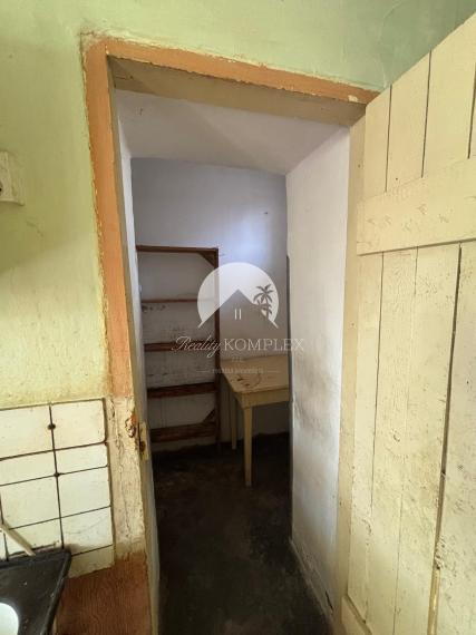 Reality KOMPLEX s.r.o. Vám ponúka Exkluzívne na predaj 3 izbový rodinný dom v pôvodnom stave v obci Sokolce