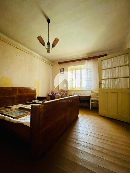 Reality KOMPLEX s.r.o. Vám ponúka Exkluzívne na predaj 3 izbový rodinný dom v pôvodnom stave v obci Sokolce