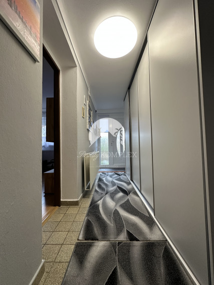 Reality KOMPLEX s.r.o. Vám ponúka EXKLUZÍVNE na predaj priestranný poschodový rodinný dom v Kolárove!