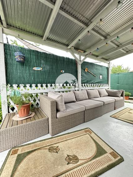 Reality KOMPLEX s.r.o. Vám ponúka EXKLUZÍVNE na predaj priestranný poschodový rodinný dom v Kolárove!