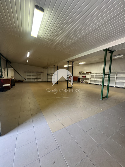 Do NÁJMU ponúkame dom s veľkým skladom na podnikateľské účely v Komárne!