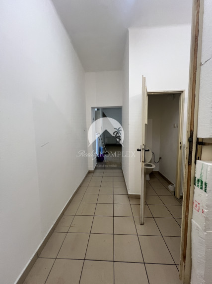 Do NÁJMU ponúkame dom s veľkým skladom na podnikateľské účely v Komárne!