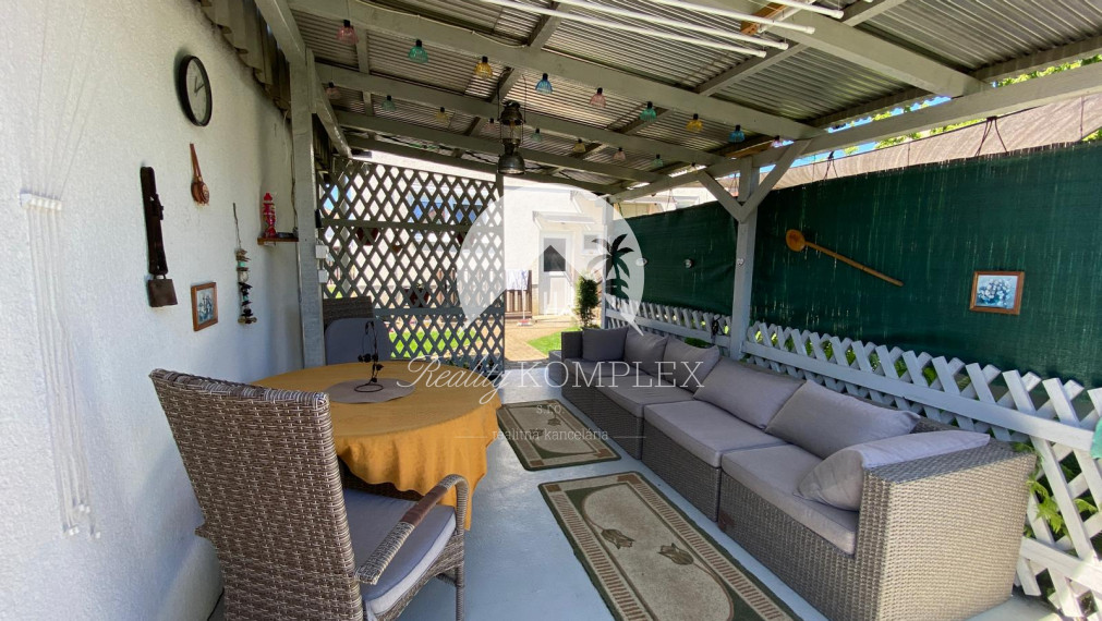 Reality KOMPLEX s.r.o. Vám ponúka EXKLUZÍVNE na predaj priestranný poschodový rodinný dom v Kolárove!