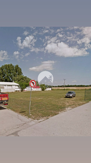 Reality KOMPLEX s.r.o. Vám ponúka na predaj veľký stavebný pozemok v Komárne