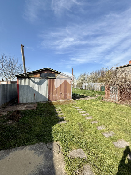 Reality KOMPLEX s.r.o. Vám ponúka rodinný dom s veľkým pozemkom v obci Vrakúň