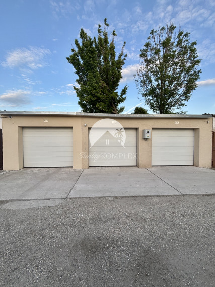 Exkluzívne iba  u nás Vám Reality KOMPLEX s.r.o., ponúka na predaj viac garáží v meste Komárno.