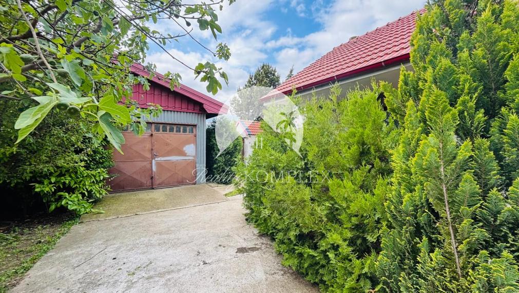 Reality KOMPLEX s.r.o., Vám ponúka na predaj rodinný dom  v obci Bátorove Kosihy.