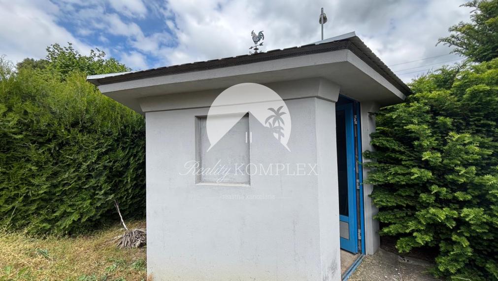 Reality KOMPLEX s.r.o., Vám ponúka na predaj rodinný dom  v obci Bátorove Kosihy.