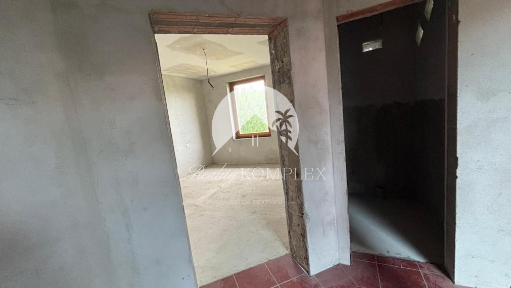 Reality KOMPLEX s.r.o., Vám ponúka na predaj rodinný dom  v obci Bátorove Kosihy.