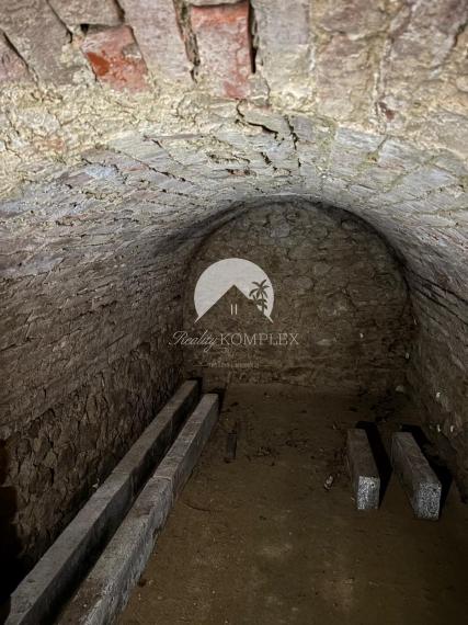 Reality KOMPLEX s.r.o., Vám ponúka na predaj rodinný dom  v obci Bátorove Kosihy.