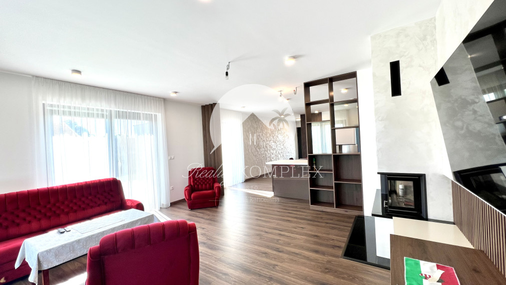 Reality KOMPLEX s.r.o. ponúka na PRENÁJOM exkluzívny rodinný dom s moderným vybavením a krásnou záhradou v obci Veľké Blahovo