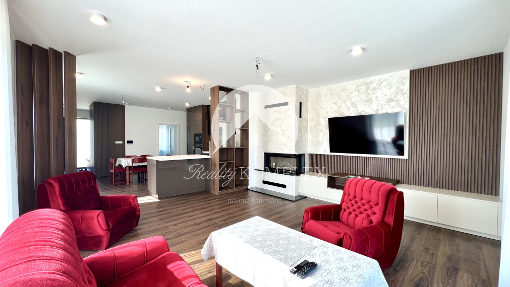 Reality KOMPLEX s.r.o. ponúka na PRENÁJOM exkluzívny rodinný dom s moderným vybavením a krásnou záhradou v obci Veľké Blahovo