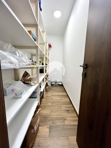 Reality KOMPLEX s.r.o. ponúka na PRENÁJOM exkluzívny rodinný dom s moderným vybavením a krásnou záhradou v obci Veľké Blahovo