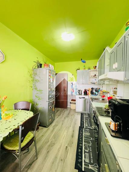 Reality KOMPLEX s.r.o. Vám ponúka na predaj priestranný poschodový rodinný dom v meste Kolárovo