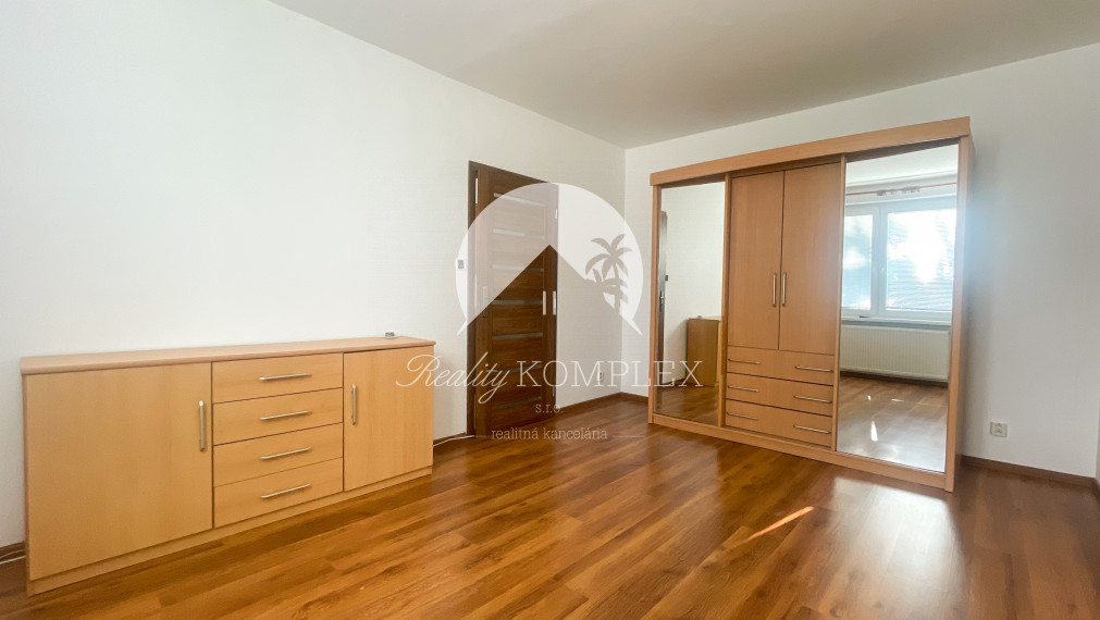 Reality KOMPLEX s.r.o. Vám ponúka NA PRENÁJOM 1,5-izbový byt v obci Čičov.