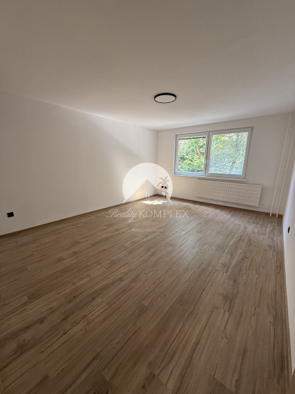 Reality KOMPLEX s.r.o. Vám ponúka kompletne zrekonštruovaný 3-izbový byt v DS