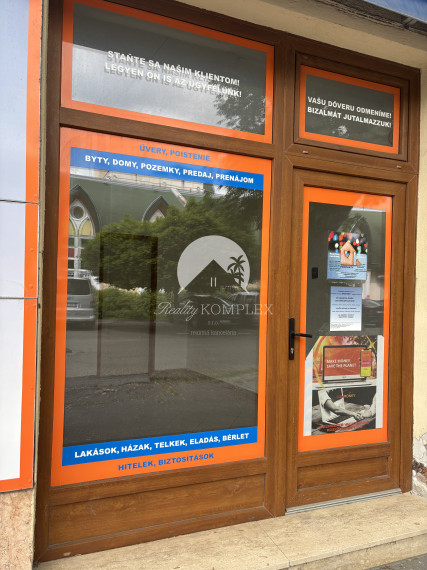 Exkluzívne iba u nás Vám Reality KOMPLEX s.r.o., ponúka na prenájom nebytový priestor s veľkým komerčným potenciálom v Meste Komárno