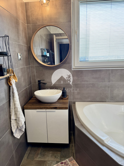 Reality KOMPLEX s.r.o. Vám ponuka EXKLUZÍVNE na PREDAJ 4-izbový byt v Dunajskej Strede