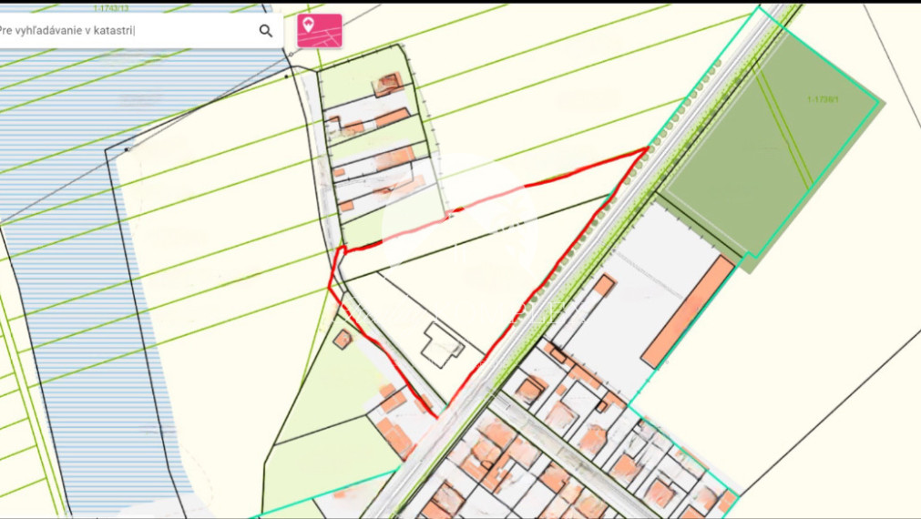 Reality KOMPLEX s.r.o. Vám ponúka na predaj veľký pozemok v tichej časti pri Komárne – 10 082 m² s možnosťou výstavby rodinného domu na ploche 300 m²