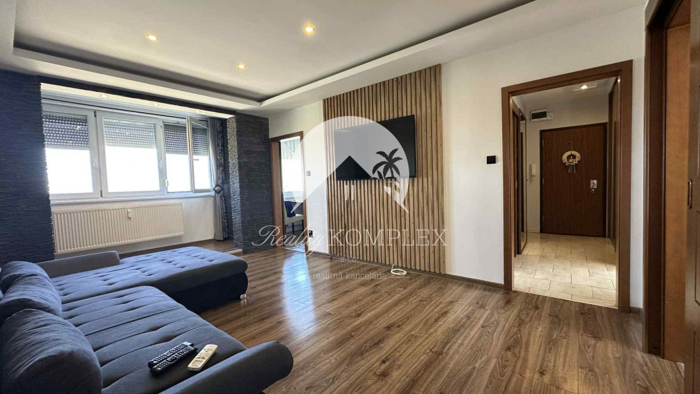 Reality KOMPLEX s.r.o. vám ponúka EXKLUZÍVNE na prenájom 3-izbový byt na ulici Pávia v Komárne