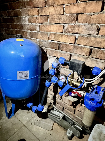 Reality KOMPLEX s.r.o. ponúka na PREDAJ viničný domček s priestranným pozemkom v obci Kamenín