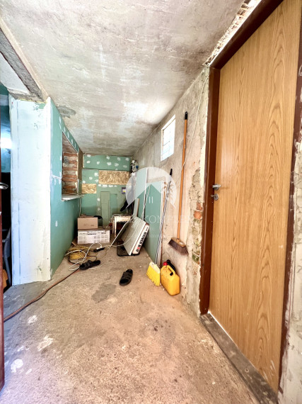 Reality KOMPLEX s.r.o. ponúka na PREDAJ viničný domček s priestranným pozemkom v obci Kamenín