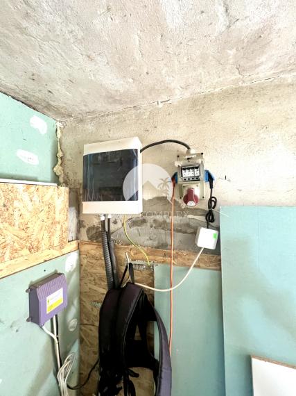 Reality KOMPLEX s.r.o. ponúka na PREDAJ viničný domček s priestranným pozemkom v obci Kamenín