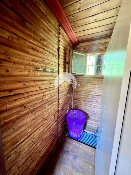 Reality KOMPLEX s.r.o. ponúka na PREDAJ viničný domček s priestranným pozemkom v obci Kamenín