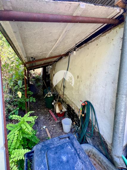 Reality KOMPLEX s.r.o. ponúka na PREDAJ viničný domček s priestranným pozemkom v obci Kamenín