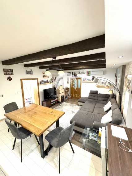 IBA U NÁS !!! Reality KOMPLEX s.r.o.,Vám ponúka na predaj nadštandardnú samotu s veľkým pozemkom obklopenú krásnou prírodou v obci Vrbová nad Váhom len 15 km od Komárna !!!