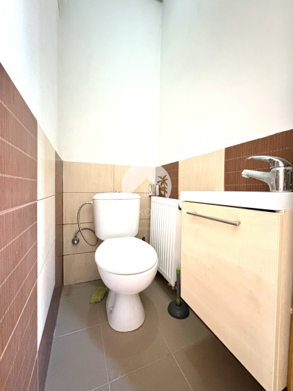 IBA U NÁS !!! Reality KOMPLEX s.r.o.,Vám ponúka na predaj nadštandardnú samotu s veľkým pozemkom obklopenú krásnou prírodou v obci Vrbová nad Váhom len 15 km od Komárna !!!