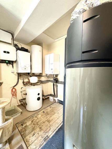 IBA U NÁS !!! Reality KOMPLEX s.r.o.,Vám ponúka na predaj nadštandardnú samotu s veľkým pozemkom obklopenú krásnou prírodou v obci Vrbová nad Váhom len 15 km od Komárna !!!