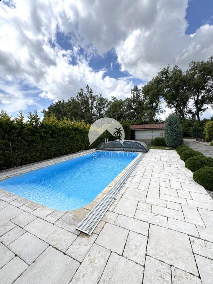 IBA U NÁS !!! Reality KOMPLEX s.r.o.,Vám ponúka na predaj nadštandardnú samotu s veľkým pozemkom obklopenú krásnou prírodou v obci Vrbová nad Váhom len 15 km od Komárna !!!