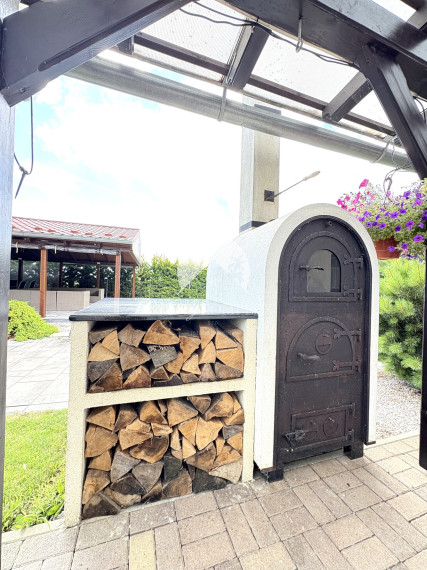 IBA U NÁS !!! Reality KOMPLEX s.r.o.,Vám ponúka na predaj nadštandardnú samotu s veľkým pozemkom obklopenú krásnou prírodou v obci Vrbová nad Váhom len 15 km od Komárna !!!