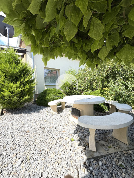 IBA U NÁS !!! Reality KOMPLEX s.r.o.,Vám ponúka na predaj nadštandardnú samotu s veľkým pozemkom obklopenú krásnou prírodou v obci Vrbová nad Váhom len 15 km od Komárna !!!