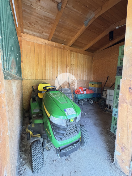 IBA U NÁS !!! Reality KOMPLEX s.r.o.,Vám ponúka na predaj nadštandardnú samotu s veľkým pozemkom obklopenú krásnou prírodou v obci Vrbová nad Váhom len 15 km od Komárna !!!